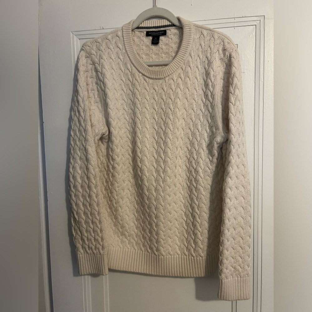 Cable knit crewneck sweater